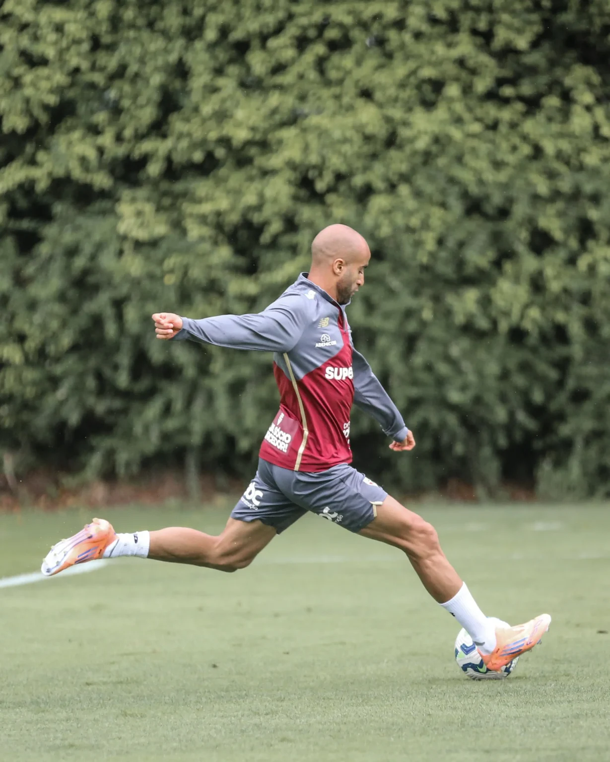 São Paulo ajusta tática e treina bola parada visando o Vasco