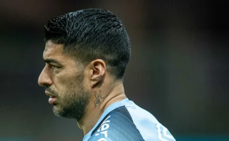 Suárez, ex-Grêmio, desperta interesse de clubes, mas tende a se aposentar no Inter Miami