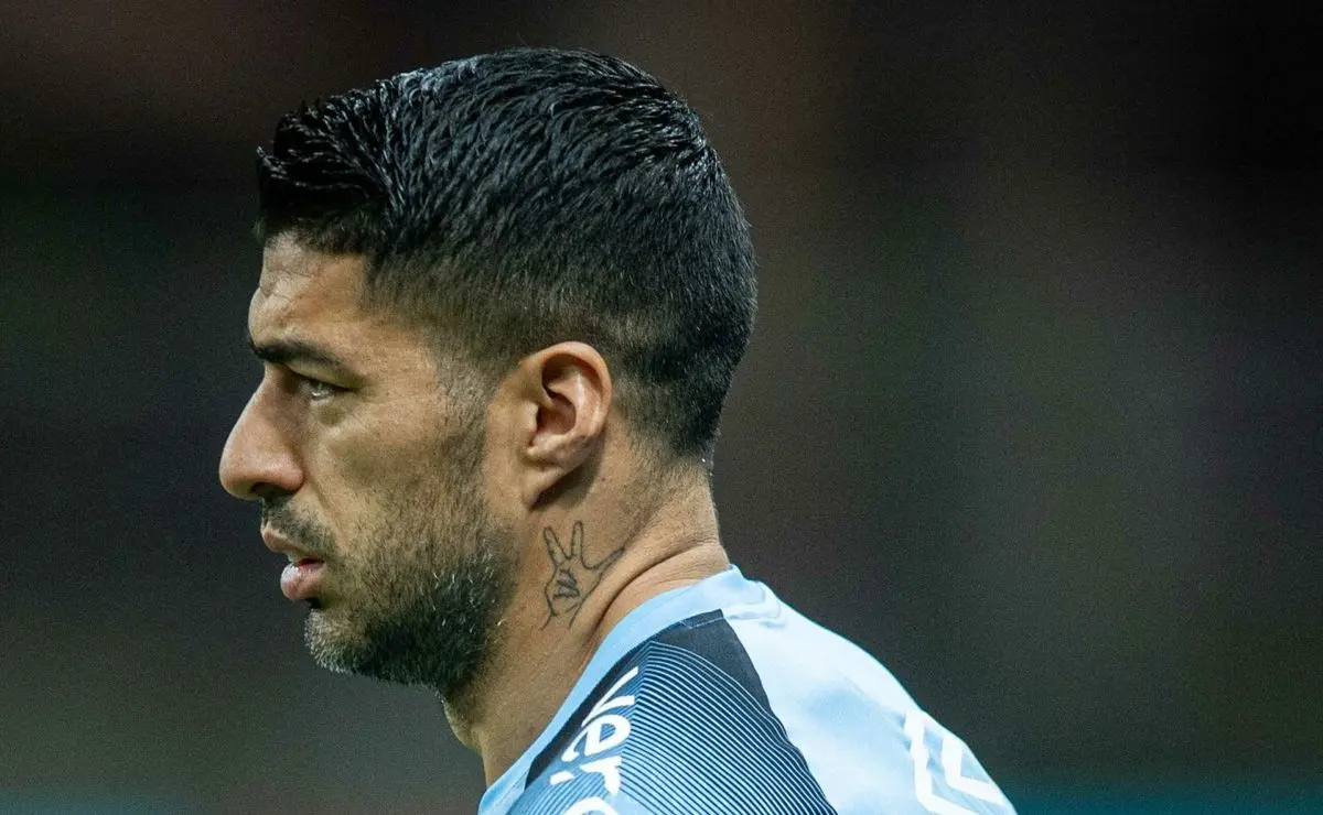 Suárez, ex-Grêmio, desperta interesse de clubes, mas tende a se aposentar no Inter Miami Suárez, ex-Grêmio, desperta interesse de clubes, mas tende a se aposentar no Inter Miami