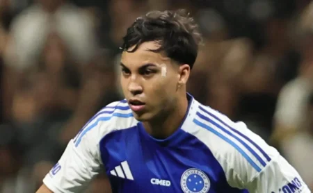 Thiago Leifert condena a atitude de Kaio Jorge contra o Atlético-MG, e exige uma sanção: "Pegar um gancho"