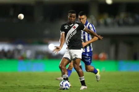 Thiago Mendes: A Primeira Contratação do Vasco e Seus Dois Meses Sem Jogar
