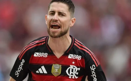 Áudio do VAR revela pênalti não assinalado de Jorginho sobre Gómez na partida Flamengo X Palmeiras