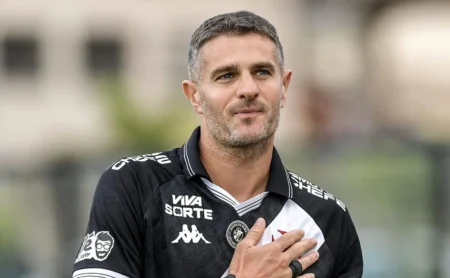 Vasco Decide Manter Vegetti em Equipe Após Contatos de Interesse da Argentina Vasco Decide Manter Vegetti em Equipe Após Contatos de Interesse da Argentina