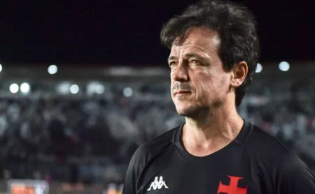 Vasco dispara oito posições no Brasileirão em 10 rodadas sob o comando de Fernando Diniz