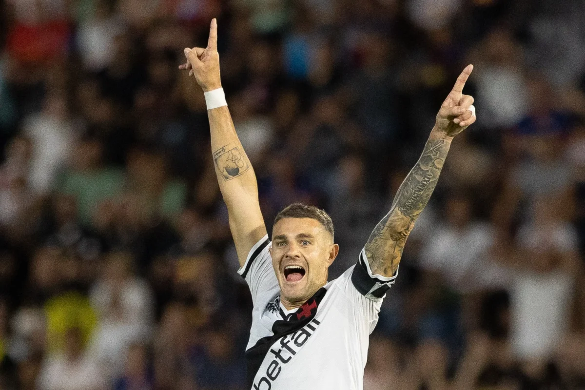 Vegetti quebra jejum no Vasco e busca nova artilharia com noite de redenção