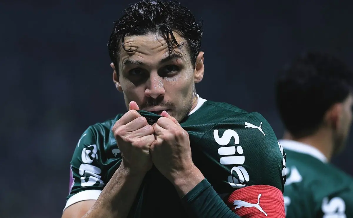Veiga Renova Disputa no Palmeiras Após Desabafo de Abel: Chateado Comigo por Três Dias Veiga Renova Disputa no Palmeiras Após Desabafo de Abel: "Chateado Comigo por Três Dias"