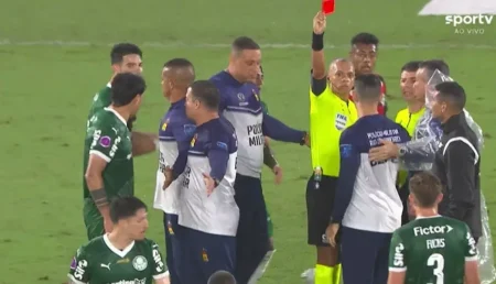 "Veio aqui só roubar a gente": árbitro detalha expulsão de Piquerez, do Palmeiras, na súmula