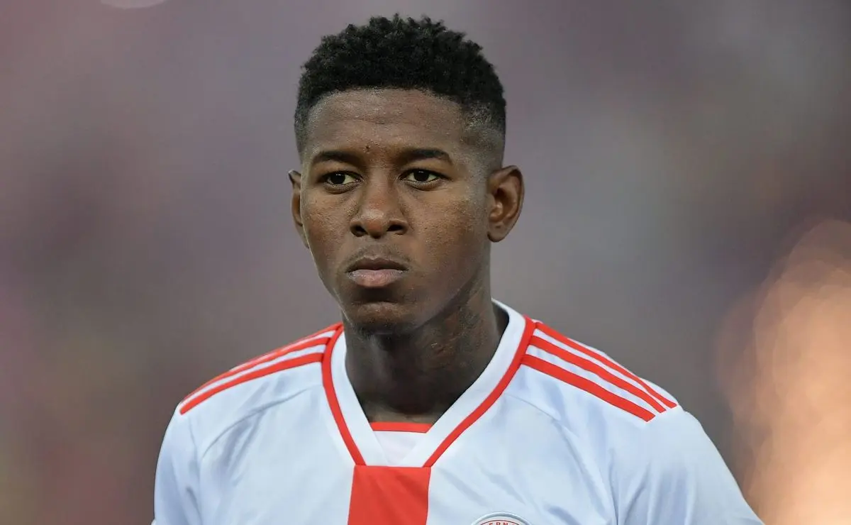 Vitão: Ameaça de Lesão Ligamentar Preocupa o Internacional para o Resto da Temporada Vitão: Ameaça de Lesão Ligamentar Preocupa o Internacional para o Resto da Temporada