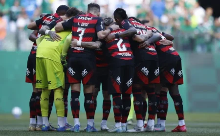 Vitória sobre o Palmeiras garante tabela acessível ao Flamengo no Brasileirão, com apenas um rival do G-6