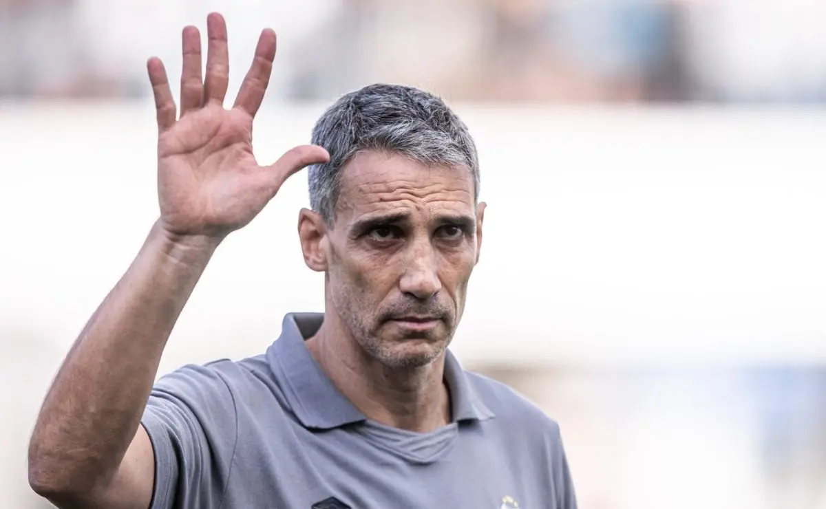 Vojvoda exalta Santos e manda recado para torcida: Causou emoção Vojvoda exalta Santos e manda recado para torcida: "Causou emoção"