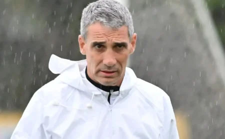 Vojvoda foca nos 5 jogos em casa para livrar o Santos do rebaixamento Vojvoda foca nos 5 jogos em casa para livrar o Santos do rebaixamento