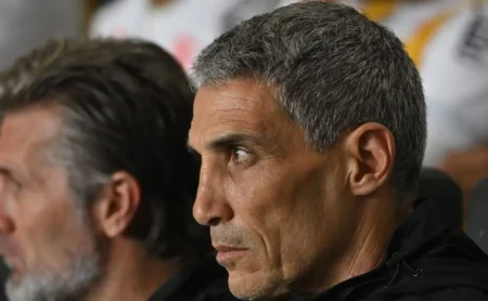 Vojvoda Libera Saída de Zé Ivaldo; Santos Não Contará Mais com o Zagueiro em 2025 Vojvoda Libera Saída de Zé Ivaldo; Santos Não Contará Mais com o Zagueiro em 2025