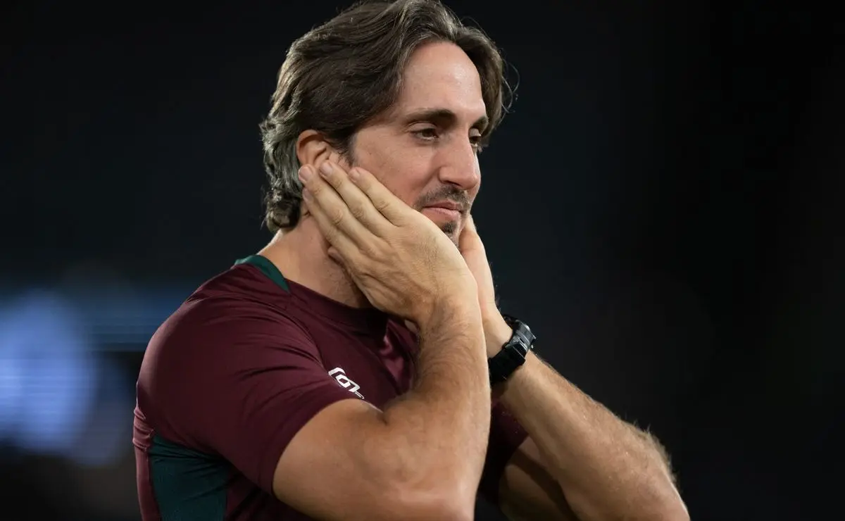 Zubeldía sinaliza desequilíbrio do Fluminense: "com nosso desespero, eles começaram a se encontrar"