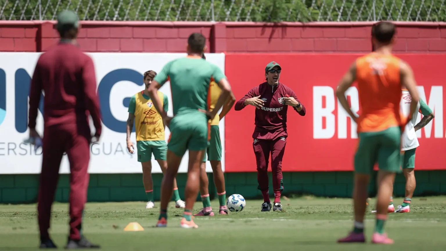 Zubeldía tem 10 partidas para moldar o Fluminense e buscar o título da Copa do Brasil