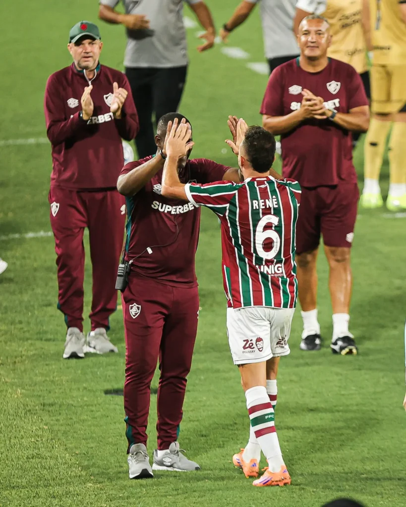 Zubeldía Transforma Bolas Paradas em Vantagem para o Fluminense