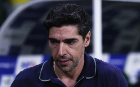 Abel Ferreira reconhece título entregue após vitória do Flamengo