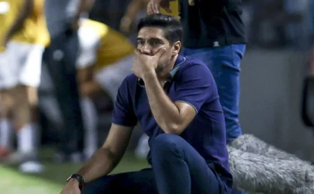 Abel Ferreira cogita alterações no Palmeiras diante do Grêmio antes da decisão da Libertadores Abel Ferreira cogita alterações no Palmeiras diante do Grêmio antes da decisão da Libertadores