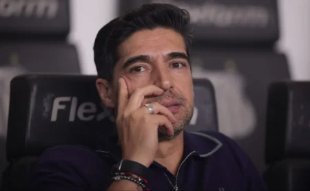 Abel Ferreira elogia o Santos e analisa falhas do Palmeiras na derrota: Não funcionou como queríamos Abel Ferreira elogia o Santos e analisa falhas do Palmeiras na derrota: "Não funcionou como queríamos"