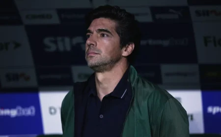 Abel Ferreira Comenta Disputa Pelo Título do Brasileirão Após Derrota do Palmeiras Abel Ferreira Comenta Disputa Pelo Título do Brasileirão Após Derrota do Palmeiras