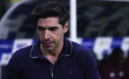 Abel, o Vilão da Partida Palmeiras x Fluminense, com Má Fase Atribuída às Instruções do Treinador