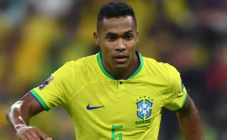 Alex Sandro, do Flamengo, em destaque no Brasil x Senegal: "Destoando na Seleção Brasileira"