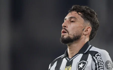 Alex Telles: Gol contra o Vasco é resposta a Copa do Brasil e "cobrança"