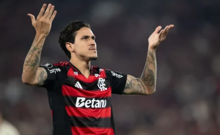 Ancelotti revela: "Procuro centroavante com o perfil de Pedro, do Flamengo"