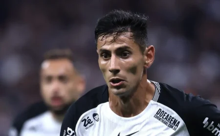 Angileri aumenta exigência salarial para renovação e Corinthians inviabiliza acordo. Angileri aumenta exigência salarial para renovação e Corinthians inviabiliza acordo.