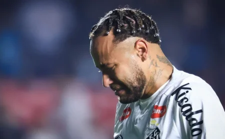 Após Neymar, novo titular do Santos é cortado e Escobar desfalca o time em 2025