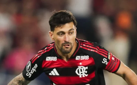Arrascaeta vs. Matheus Pereira: A Disputa Pelo Título de Meia Mais Decisivo do Brasileirão