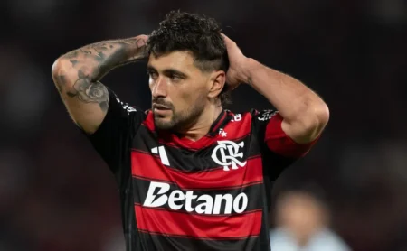 **Arrascaeta: Flamengo Recebe Notícias Preocupantes Após Escolha de Marcelo Bielsa**