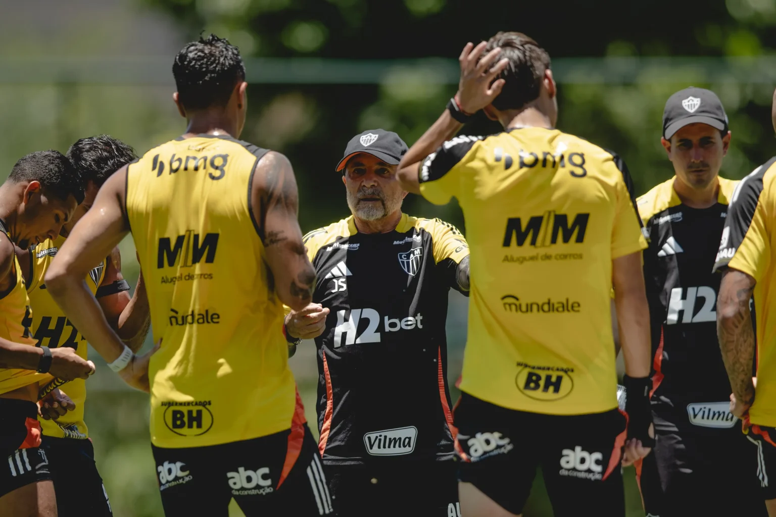 Atlético-MG: Sampaoli confirma retornos e ausências na escalação contra o Fortaleza