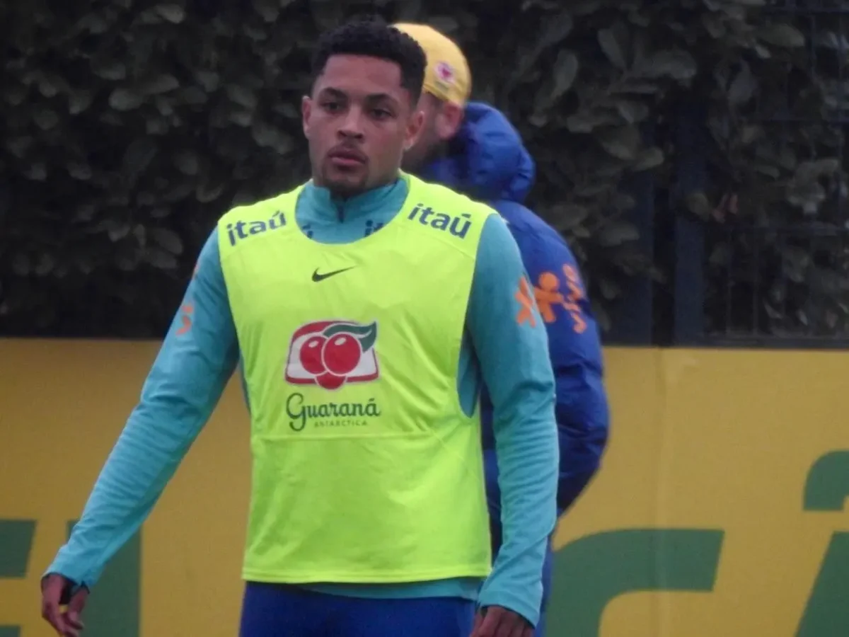 Avião de Leila do Palmeiras trará de volta Vitor Roque, Fabrício Bruno e Paulo Henrique da Seleção