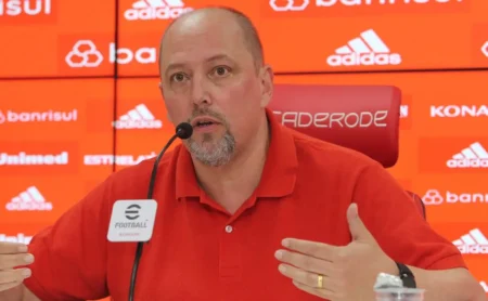 Barcellos exige empenho e honra para livrar o Internacional do rebaixamento