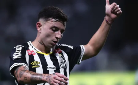 Barreal Brilha com Golaço em Empate do Santos Contra o Internacional