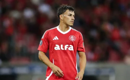 Bernabei detalha cobrança de D’Alessandro após pênalti contra o Inter em jogo contra o Bahia