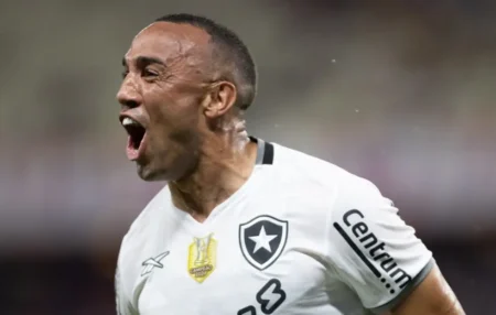 Botafogo Avança em Negociações para Renovar Contrato de Marçal