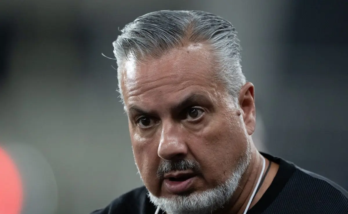 Boto Garante o Flamengo: Zagueiro Iago Teodoro Valorizado em Milhões Boto Garante o Flamengo: Zagueiro Iago Teodoro Valorizado em Milhões