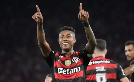 Bruno Henrique: o fator desequilíbrio no confronto entre Palmeiras e Flamengo na final da Libertadores Bruno Henrique: o fator desequilíbrio no confronto entre Palmeiras e Flamengo na final da Libertadores