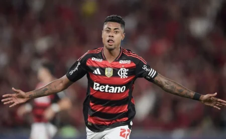 Bruno Henrique supera o Palmeiras em gols nos últimos seis jogos e chega confiante para a final da Libertadores Bruno Henrique supera o Palmeiras em gols nos últimos seis jogos e chega confiante para a final da Libertadores