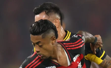 Bruno Henrique é dúvida no Flamengo para enfrentar o Sport pelo Brasileirão