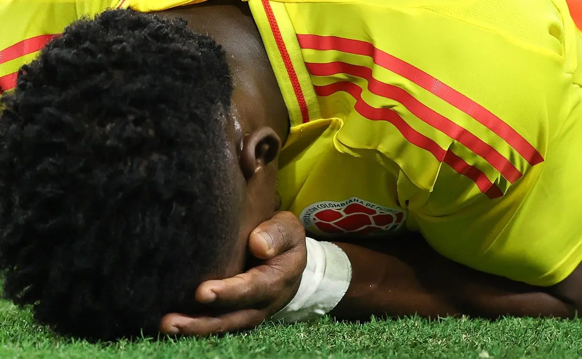 Carbonero Celebra Gol pela Colômbia, Destacando o Bom Momento no Inter Carbonero Celebra Gol pela Colômbia, Destacando o Bom Momento no Inter