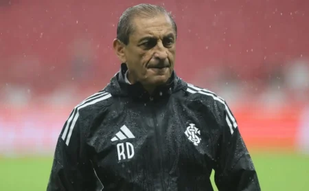 Carbonero assume vaga de Borré no Internacional para o confronto contra o Vasco pelo Brasileirão