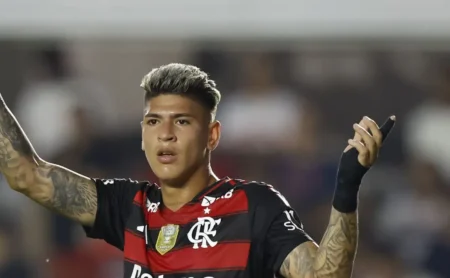 Carrascal é liberado de lesão e se destaca pelo Flamengo