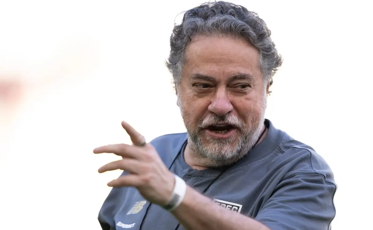 Casares critica fala de Abel Ferreira sobre arbitragem e envia recado ácido ao técnico do Palmeiras Casares critica fala de Abel Ferreira sobre arbitragem e envia recado ácido ao técnico do Palmeiras