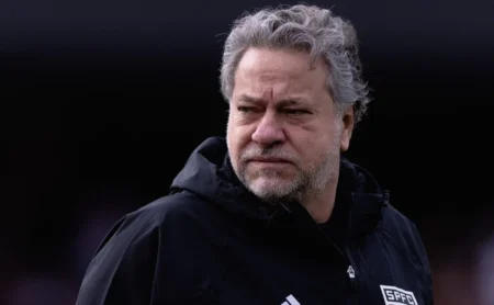 Casares rebate Abel sobre arbitragem: "Focar em suas questões"