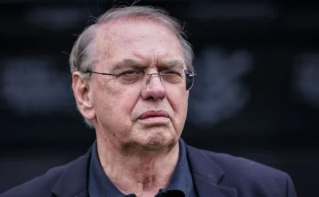 Compra da SAF do Corinthians é a 'maior loucura' em meio à crise financeira, afirma empresário