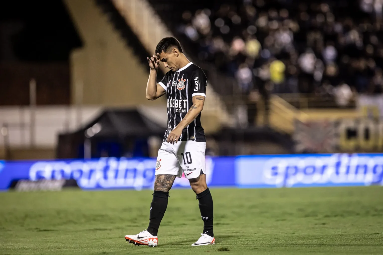 Corinthians zera dívida com Rojas e paraguaio descarta pedido de transfer ban