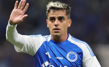 Corinthians avalia retorno de Fagner e monitora condição física do lateral do Cruzeiro Corinthians avalia retorno de Fagner e monitora condição física do lateral do Cruzeiro