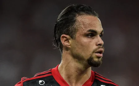 Corinthians foca em jogadores livres e desiste de Michael, do Flamengo